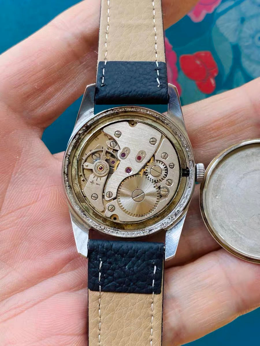 Swiss Creation Manual Wind Vintage Watch Cal. 72 17 Jewels Silver Dial 34mm 1960s 578-0178