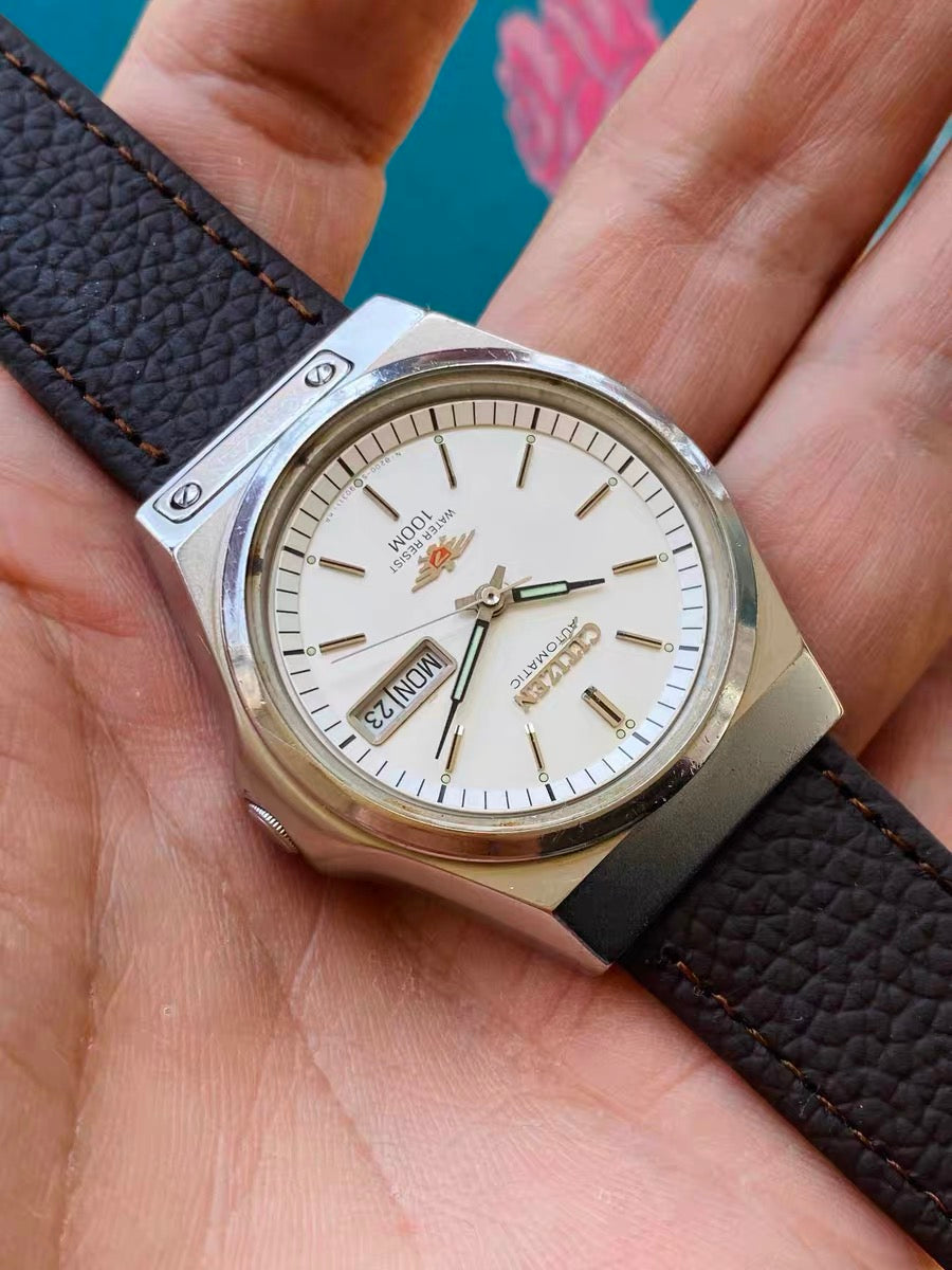 Vintage Citizen Automatic Men's Watch Cal. 8200 Day Date 21 Jewels 37mm 1990s 587-0158