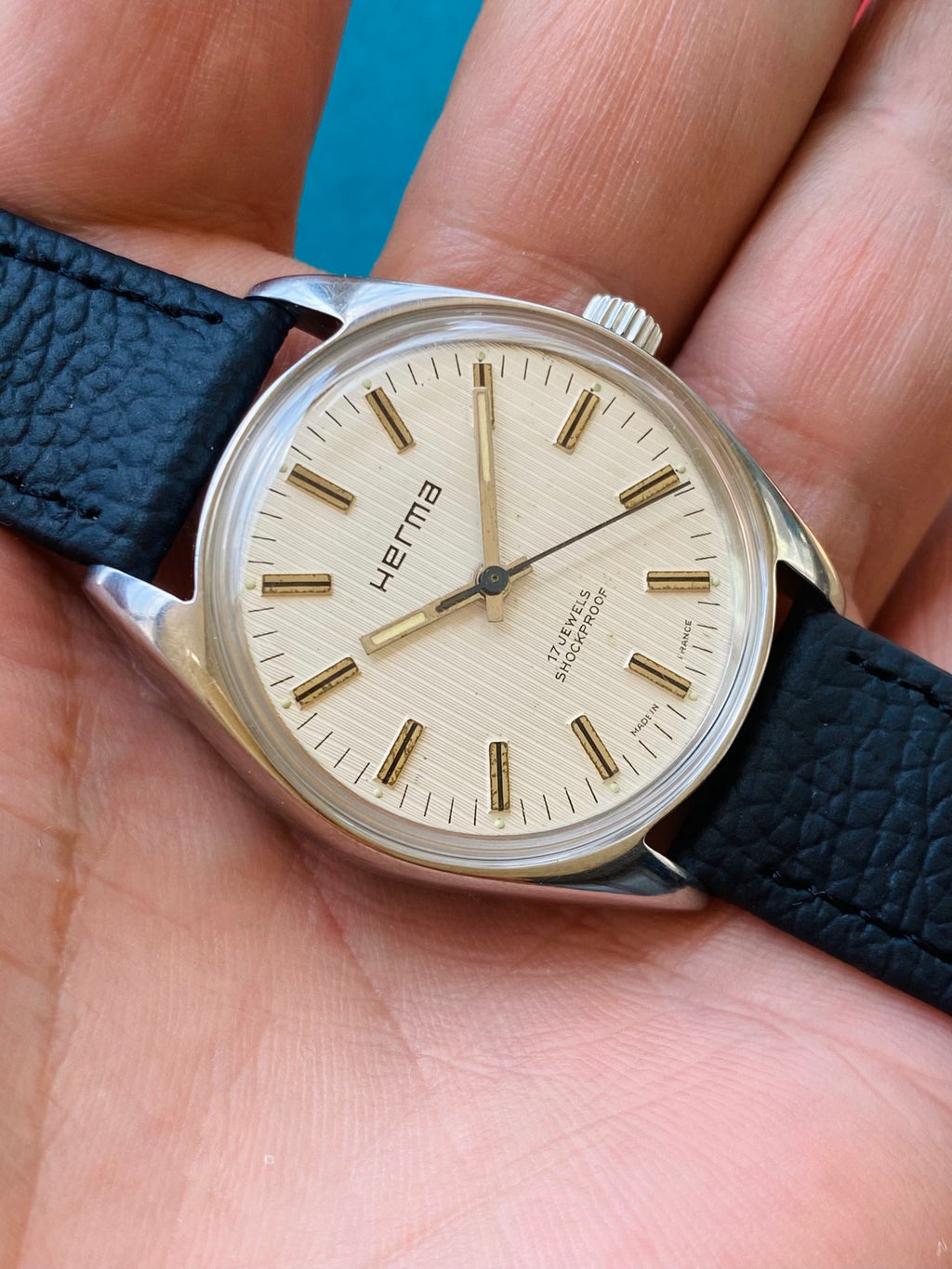 Vintage French Made Herma Shockproof Manual Wind Men's Watch 17 Jewels 34mm 1970s 586-0168