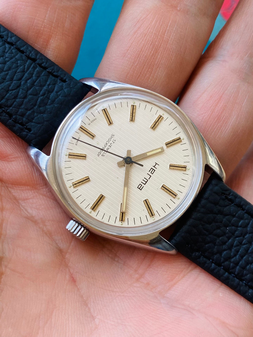 Vintage French Made Herma Shockproof Manual Wind Men's Watch 17 Jewels 34mm 1970s 586-0168