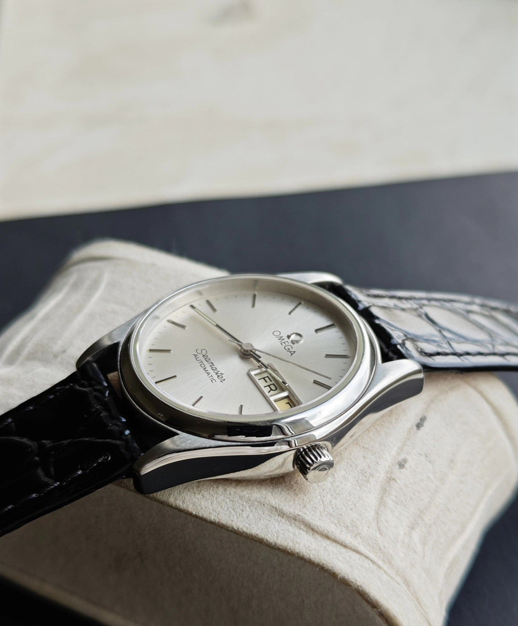 Omega Seamaster Automatic Watch Cal. 1020 Date 34mm Silver Sunburst Dial Sapphire Crystal Vintage 574-2650