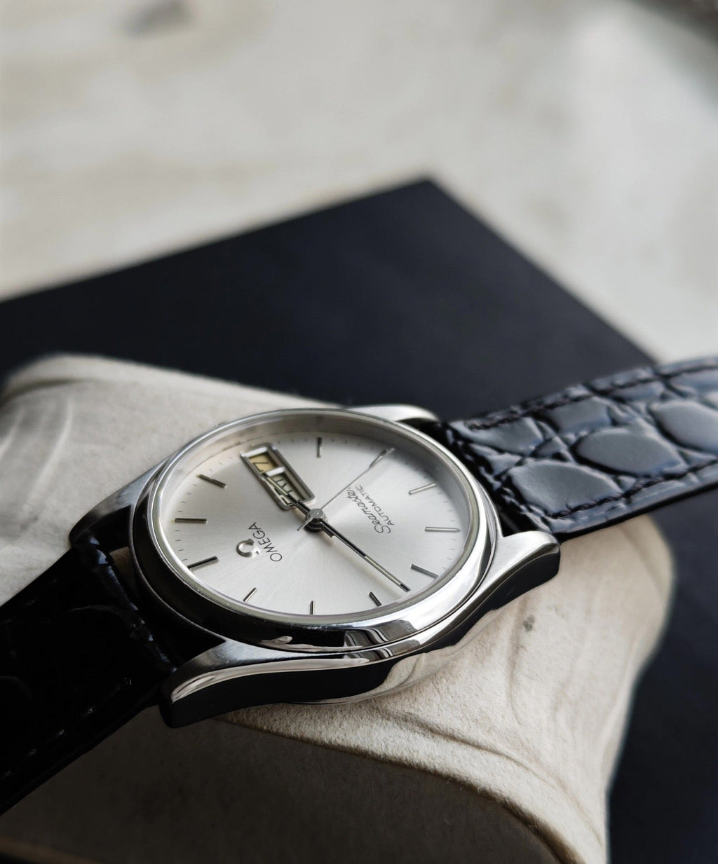Omega Seamaster Automatic Watch Cal. 1020 Date 34mm Silver Sunburst Dial Sapphire Crystal Vintage 574-2650