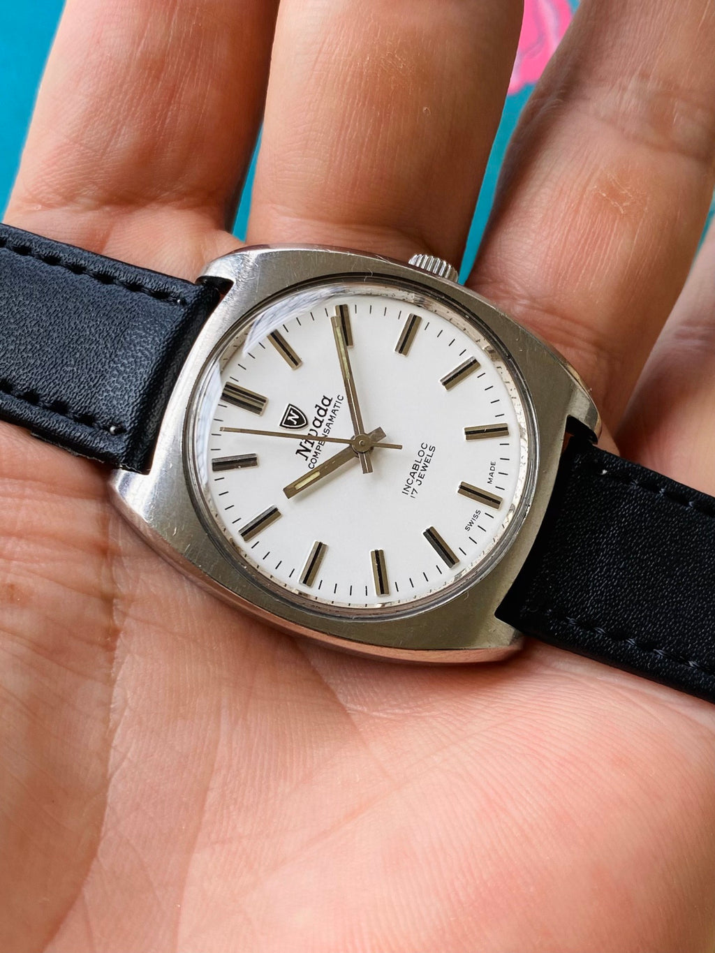 Swiss Vintage Nivada Incabloc Manual Wind Men's Watch ETA 2750 17 Jewels 35mm 1970s 598-0178