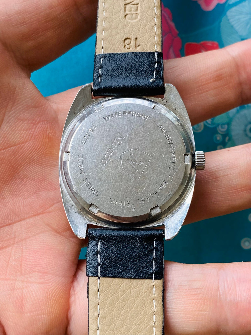 Swiss Vintage Nivada Incabloc Manual Wind Men's Watch ETA 2750 17 Jewels 35mm 1970s 598-0178