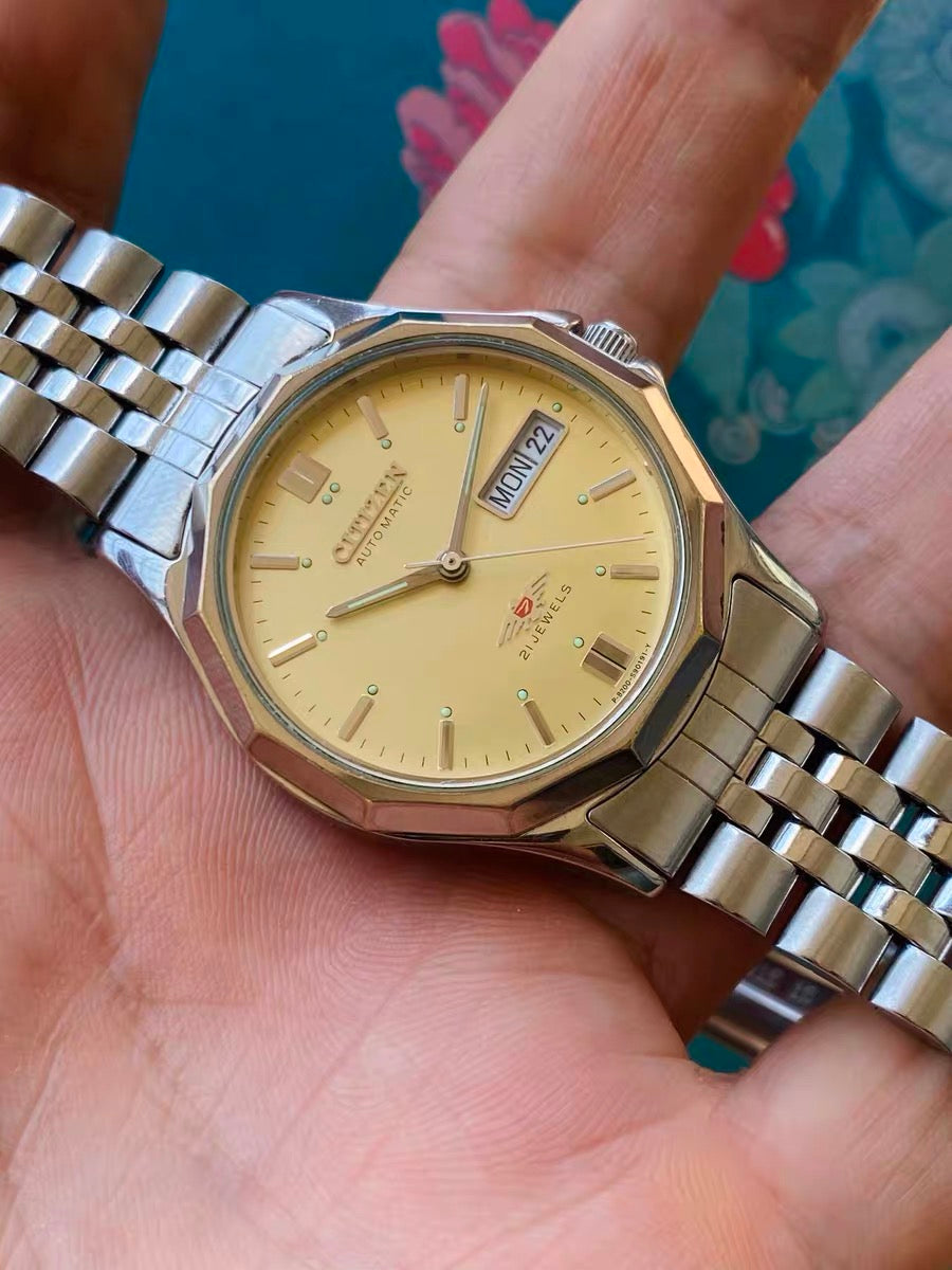 Citizen Automatic Vintage Men's Watch 21 Jewels 8200 Movement 34.7mm Day Date Gold Rotor Exhibition Back 622-0158