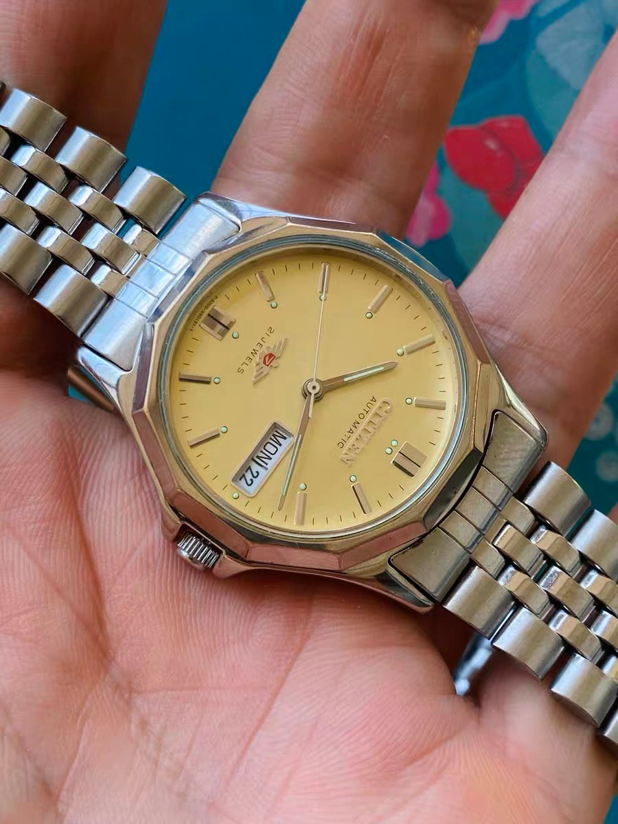 Citizen Automatic Vintage Men's Watch 21 Jewels 8200 Movement 34.7mm Day Date Gold Rotor Exhibition Back 622-0158