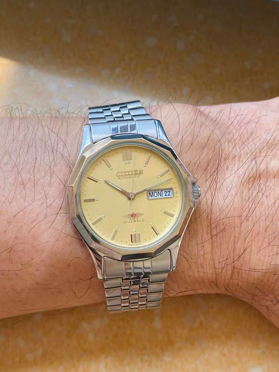 Citizen Automatic Vintage Men's Watch 21 Jewels 8200 Movement 34.7mm Day Date Gold Rotor Exhibition Back 622-0158