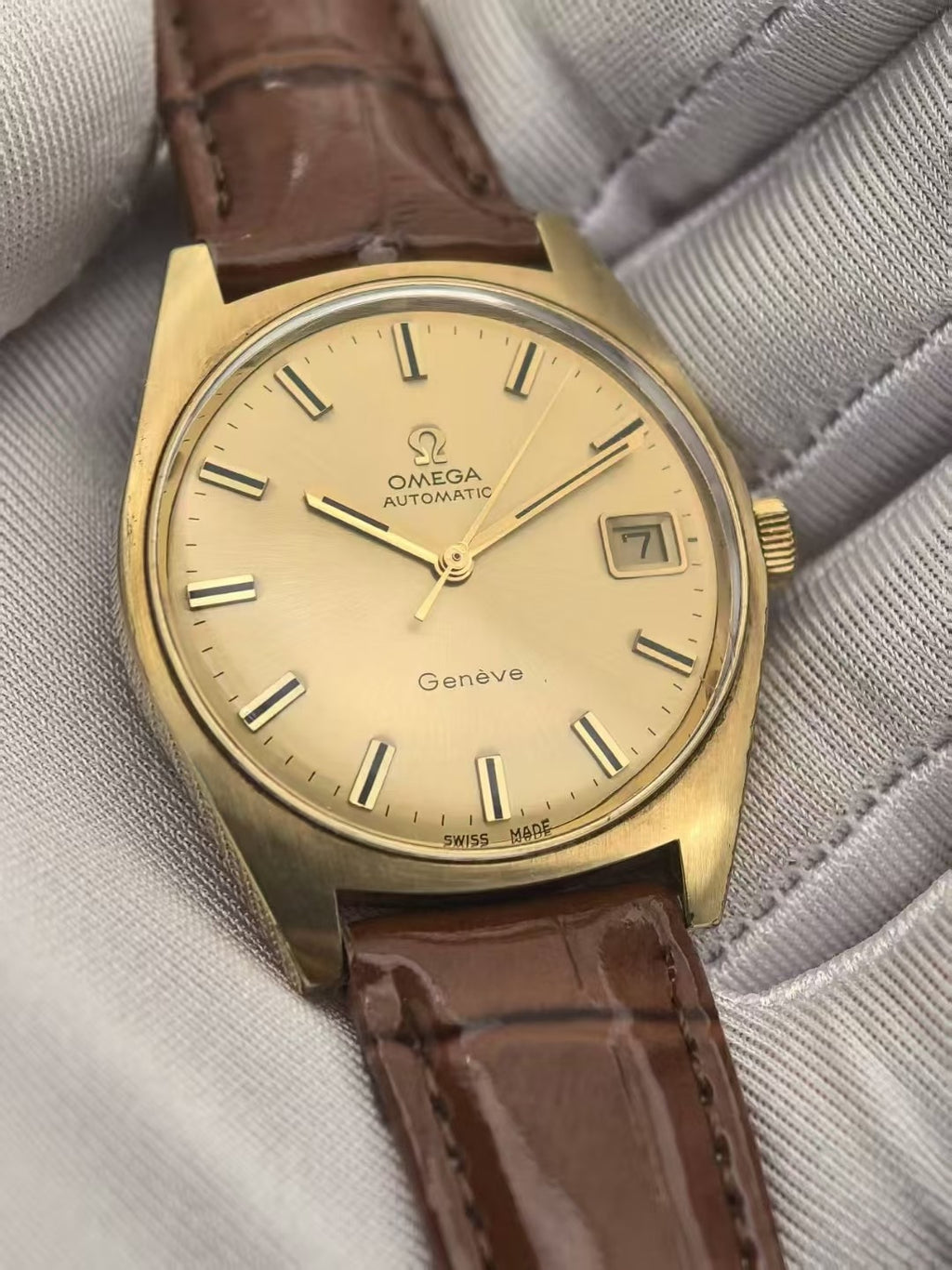 Omega Swiss Genève Automatic Watch Cal. 565 Date Vintage 35mm Classic Dress Watch 570-3800