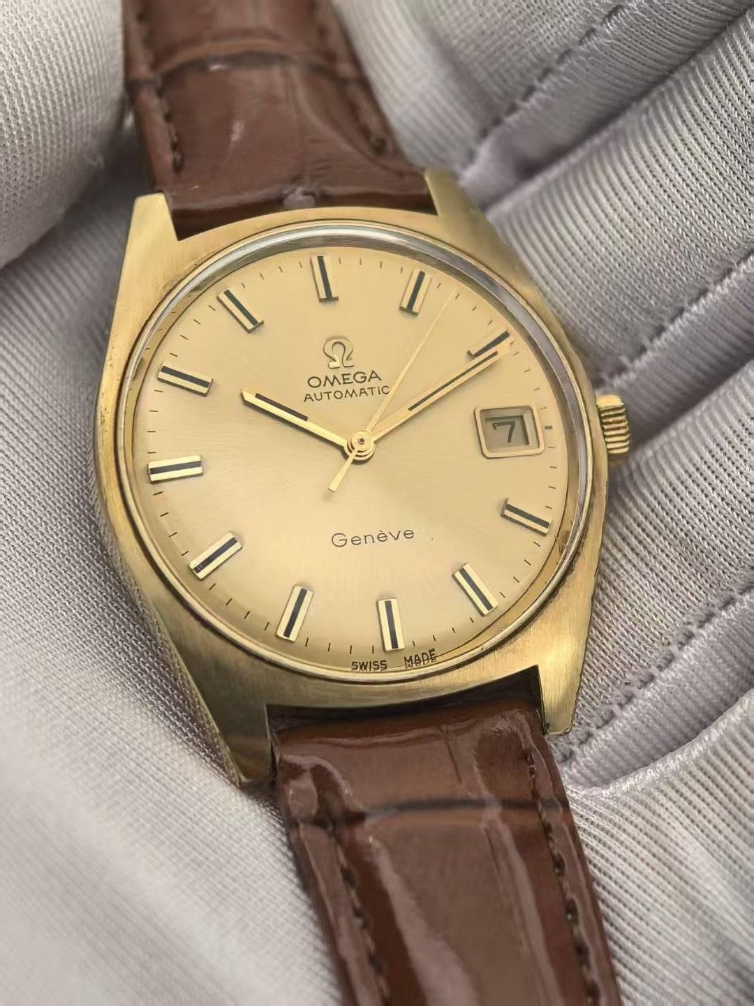 Omega Swiss Genève Automatic Watch Cal. 565 Date Vintage 35mm Classic Dress Watch 570-3800