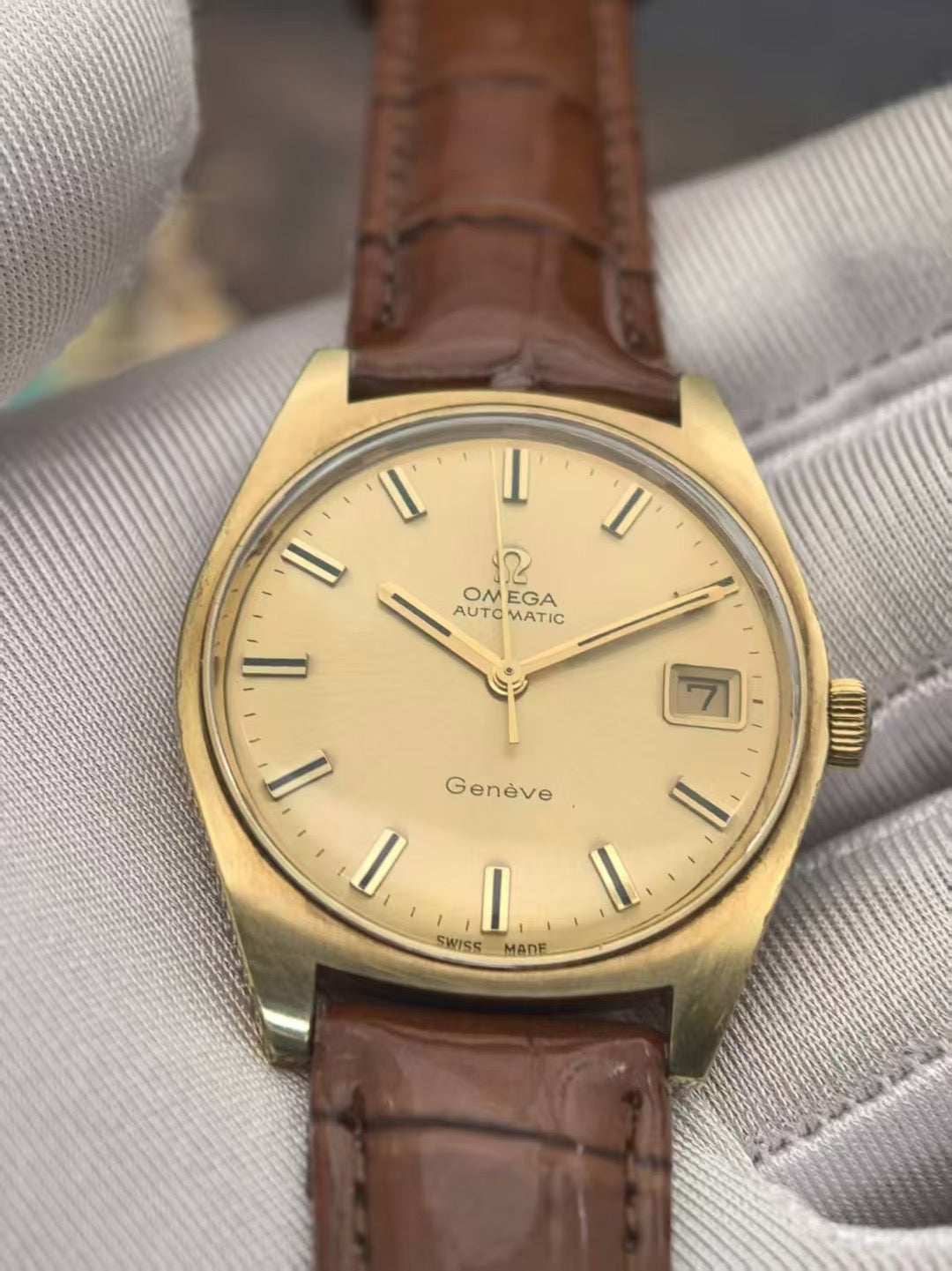 Omega Swiss Genève Automatic Watch Cal. 565 Date Vintage 35mm Classic Dress Watch 570-3800