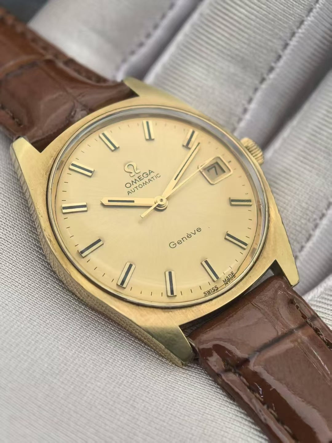 Omega Swiss Genève Automatic Watch Cal. 565 Date Vintage 35mm Classic Dress Watch 570-3800