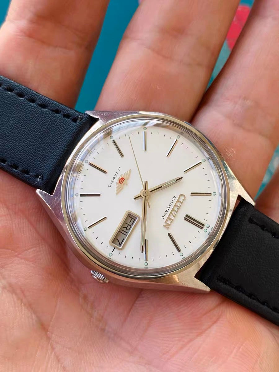 Citizen Mens' Vintage Automatic Watch 8200 21 Jewels 36mm Day Date 1980s 630-0148