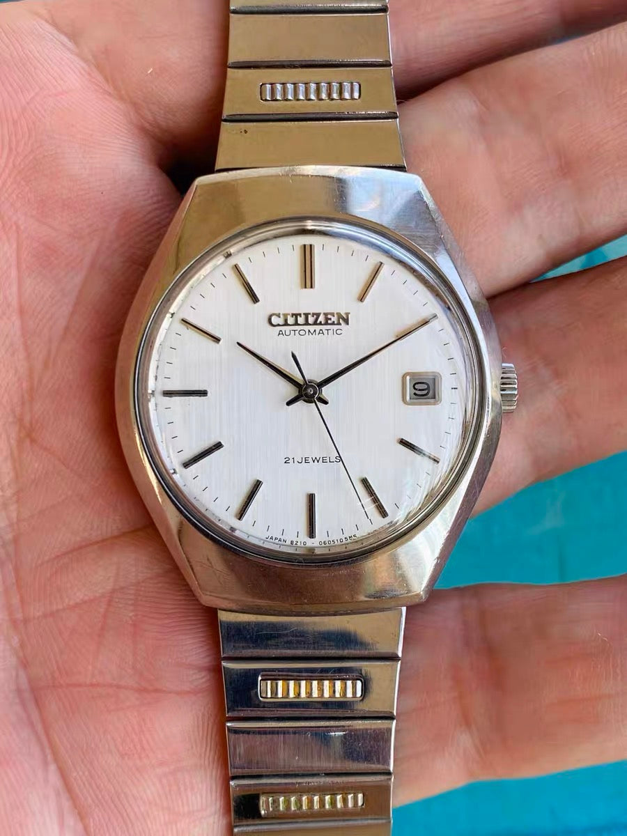 Citizen Vintage Automatic Watch 8210 Date 21 Jewels 36x41mm 1980s Large C-Shape 631-0170