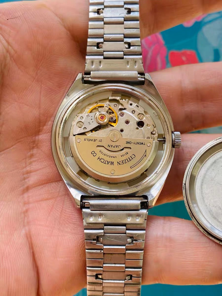 Citizen Vintage Automatic Watch 8210 Date 21 Jewels 36x41mm 1980s Large C-Shape 631-0170