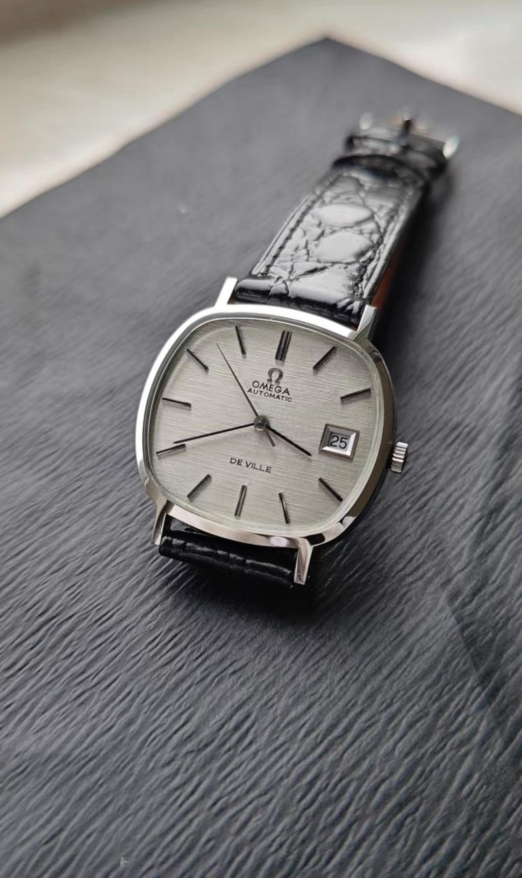 Swiss Omega De Ville Automatic Vintage Watch Cal. 1012 23 Jewels 34mm Silver Brushed Dial 639-2450