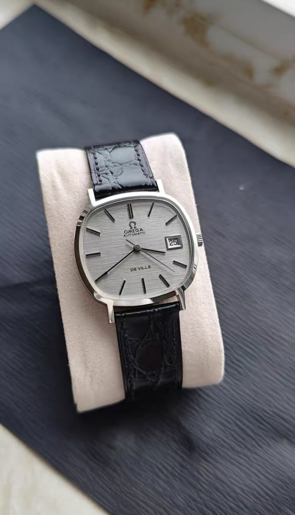 Swiss Omega De Ville Automatic Vintage Watch Cal. 1012 23 Jewels 34mm Silver Brushed Dial 639-2450
