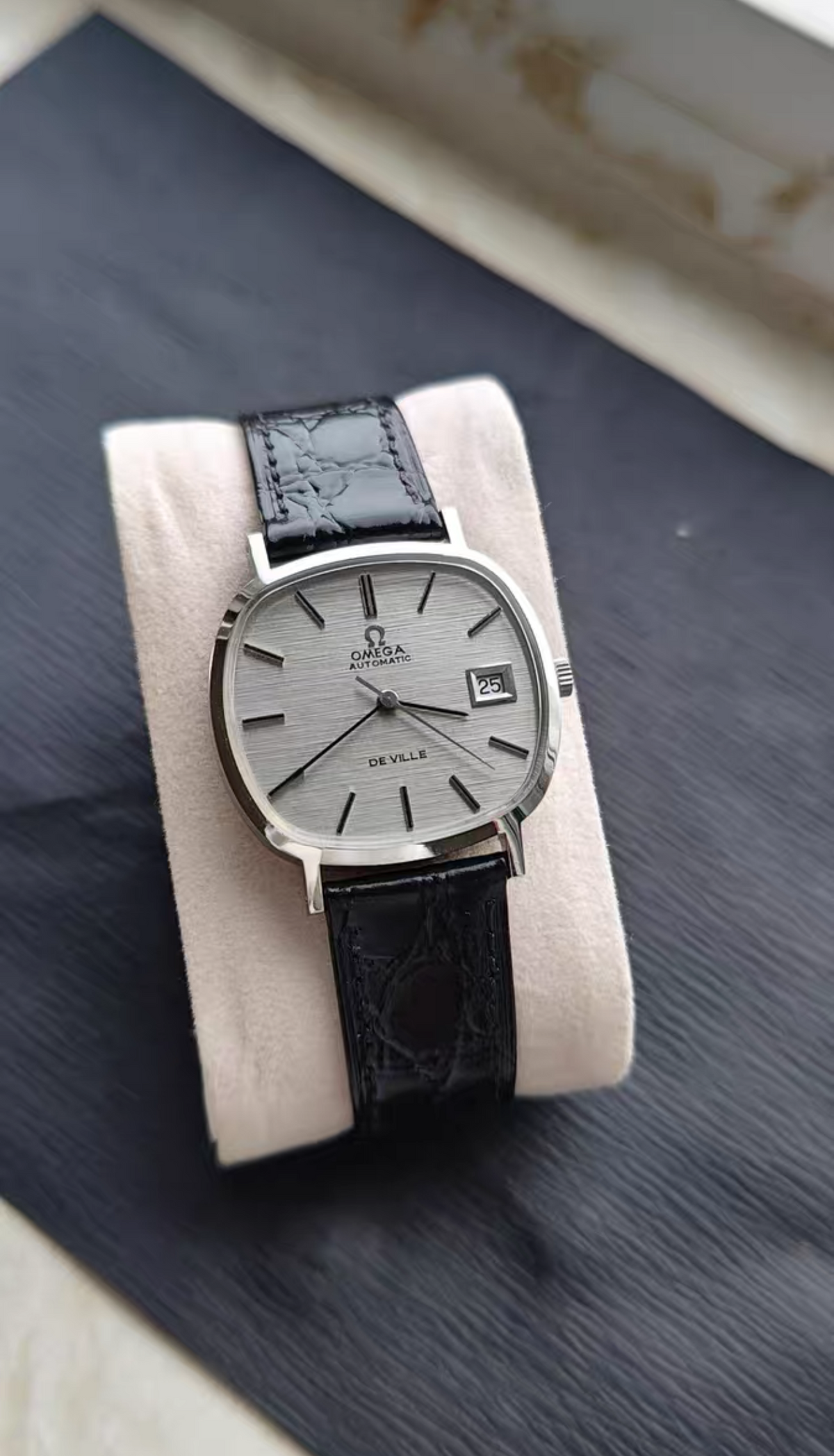 Swiss Omega De Ville Automatic Vintage Watch Cal. 1012 23 Jewels 34mm Silver Brushed Dial 639-2450