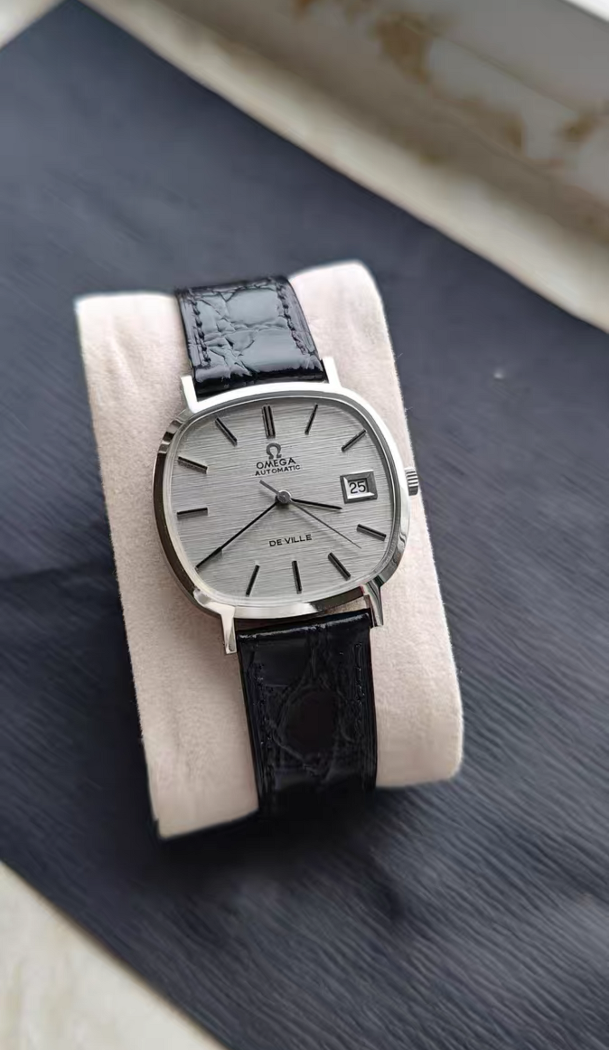 Swiss Omega De Ville Automatic Vintage Watch Cal. 1012 23 Jewels 34mm Silver Brushed Dial 639-2450