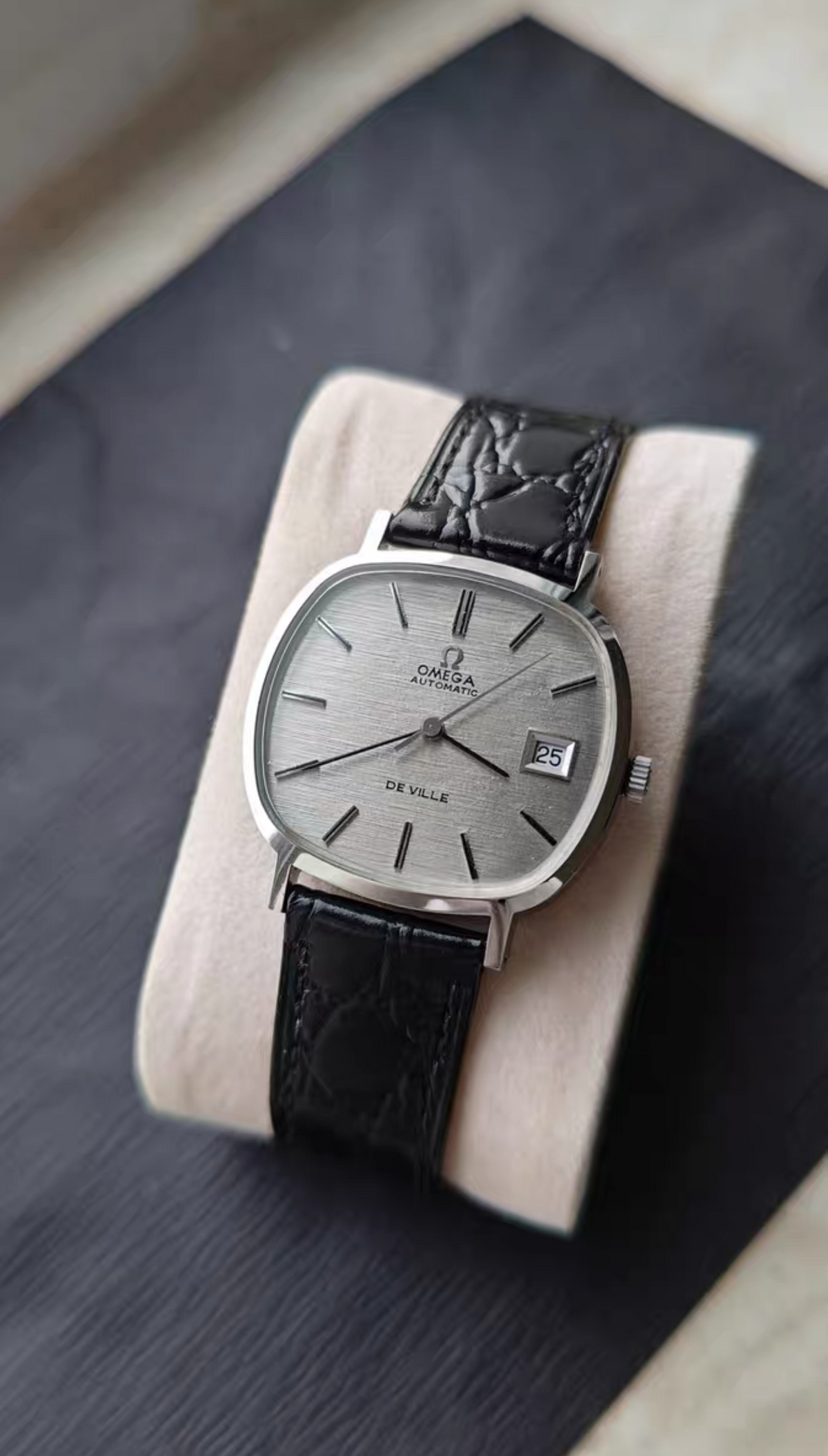 Swiss Omega De Ville Automatic Vintage Watch Cal. 1012 23 Jewels 34mm Silver Brushed Dial 639-2450