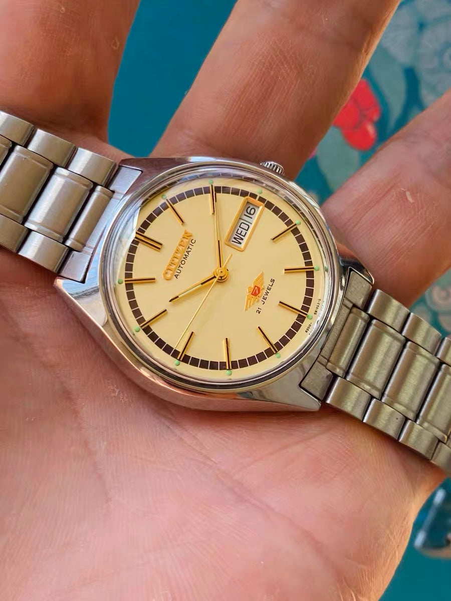 Citizen Automatic Vintage Watch 8200 Day Date 21 Jewels 36mm 1980s 642-0200
