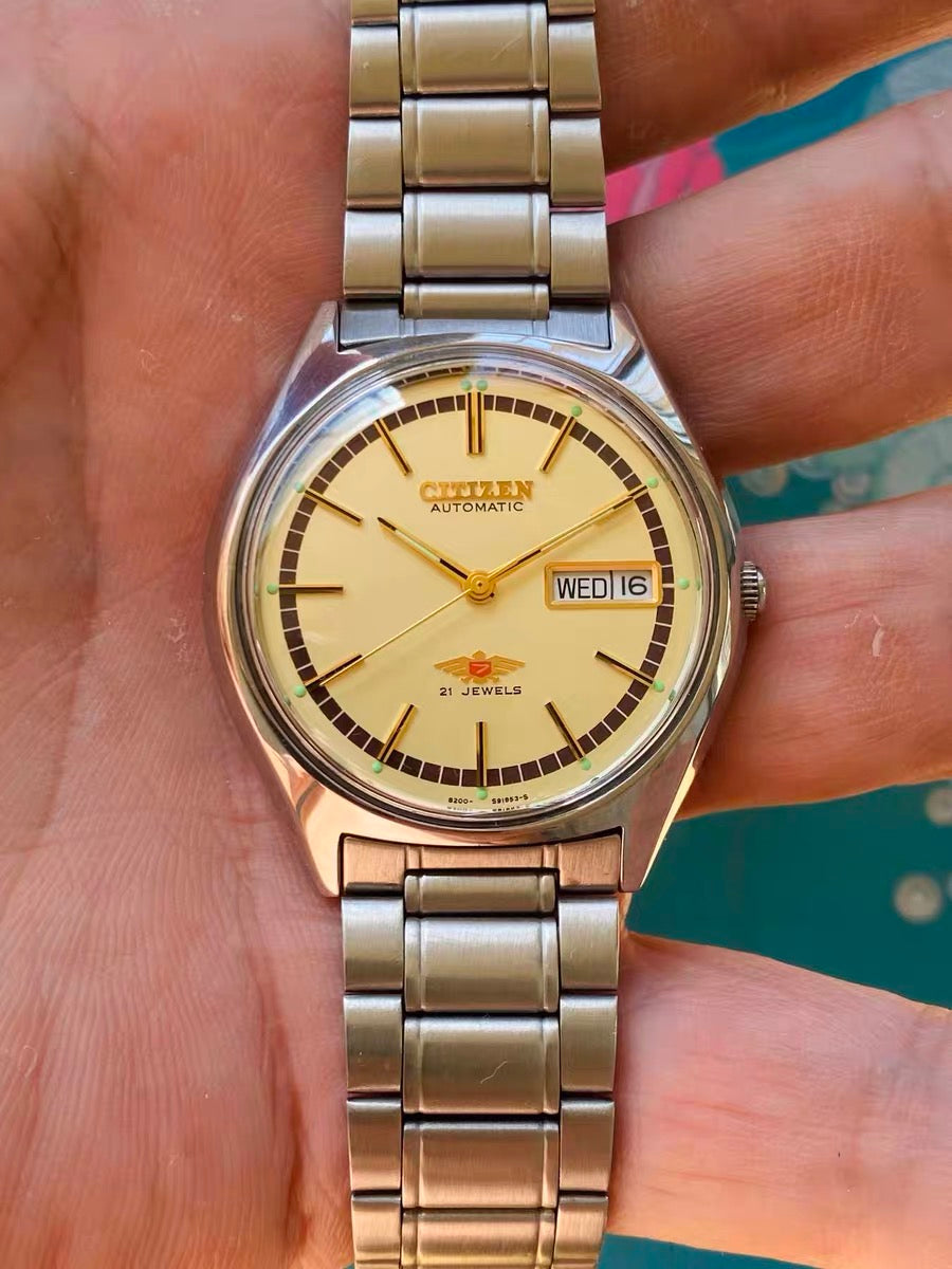 Citizen Automatic Vintage Watch 8200 Day Date 21 Jewels 36mm 1980s 642-0200