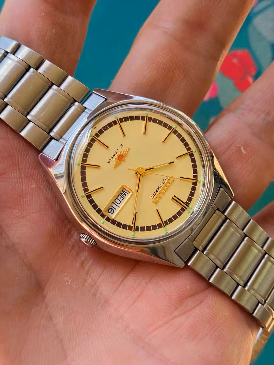 Citizen Automatic Vintage Watch 8200 Day Date 21 Jewels 36mm 1980s 642-0200