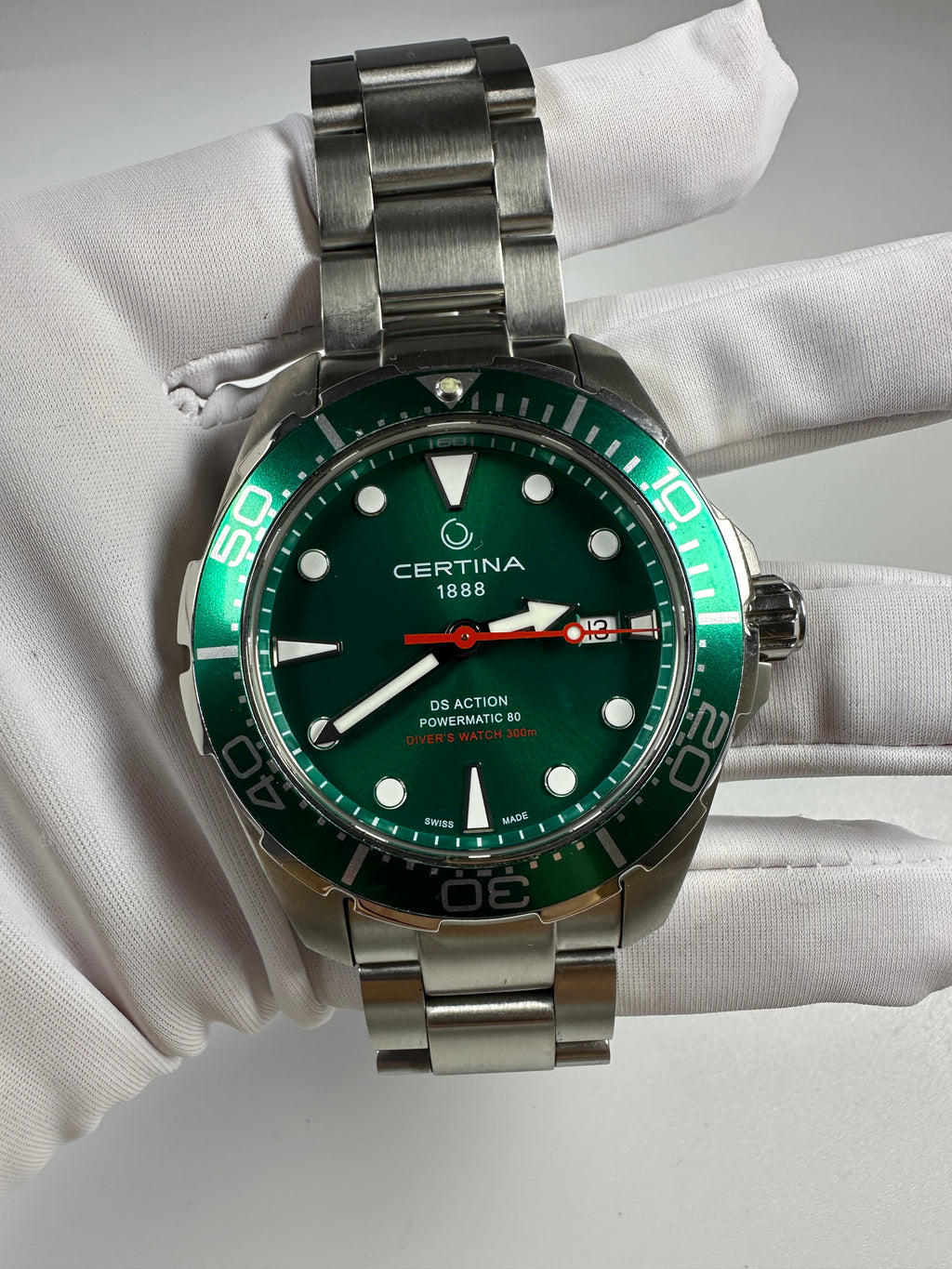 Swiss Certina DS Action Diver Powermatic 80 Automatic Watch Green Dial 300m Sapphire Crystal Full Set 484-1600