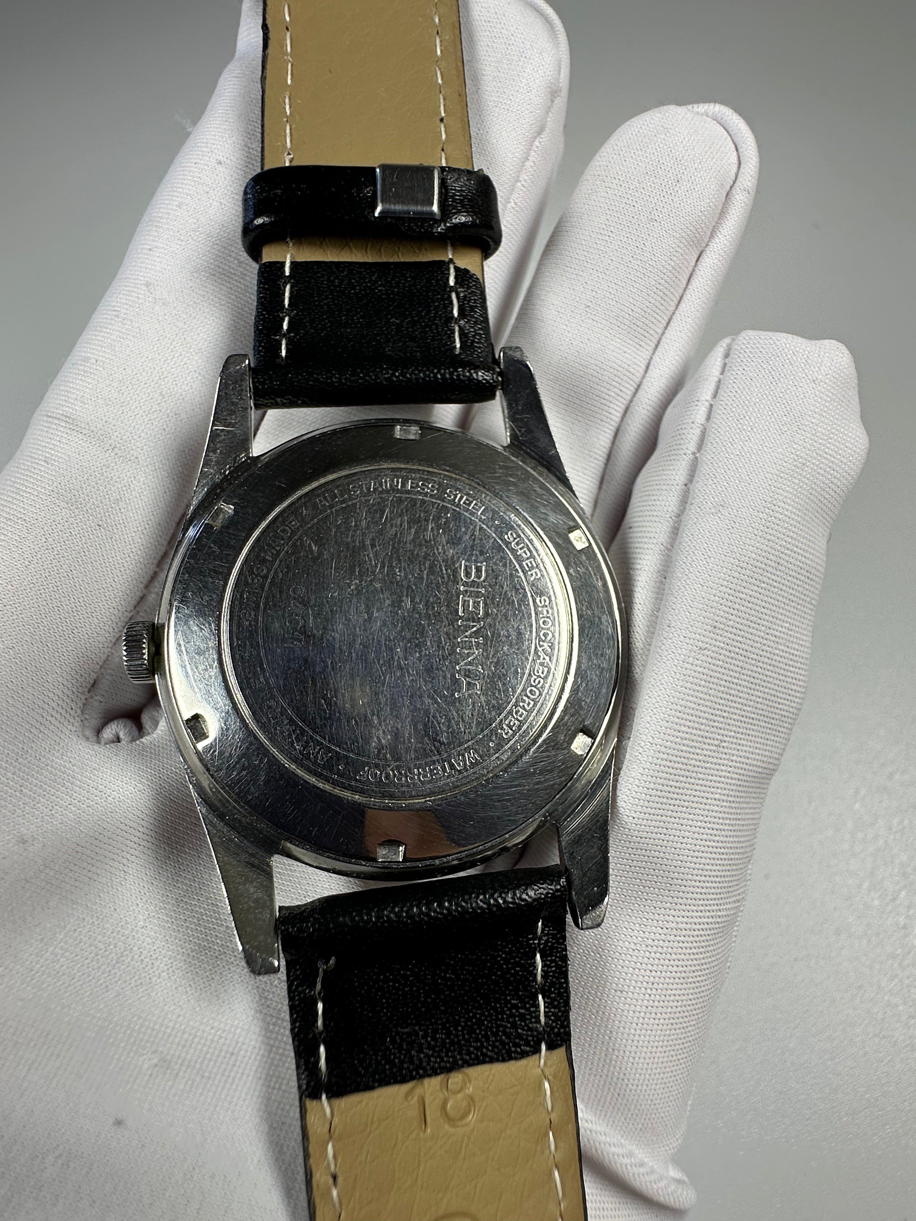 Swiss Bienna Manual Wind Vintage Men's Watch Cal. 6300 17 Jewels 34.4mm 1950s 597-0190