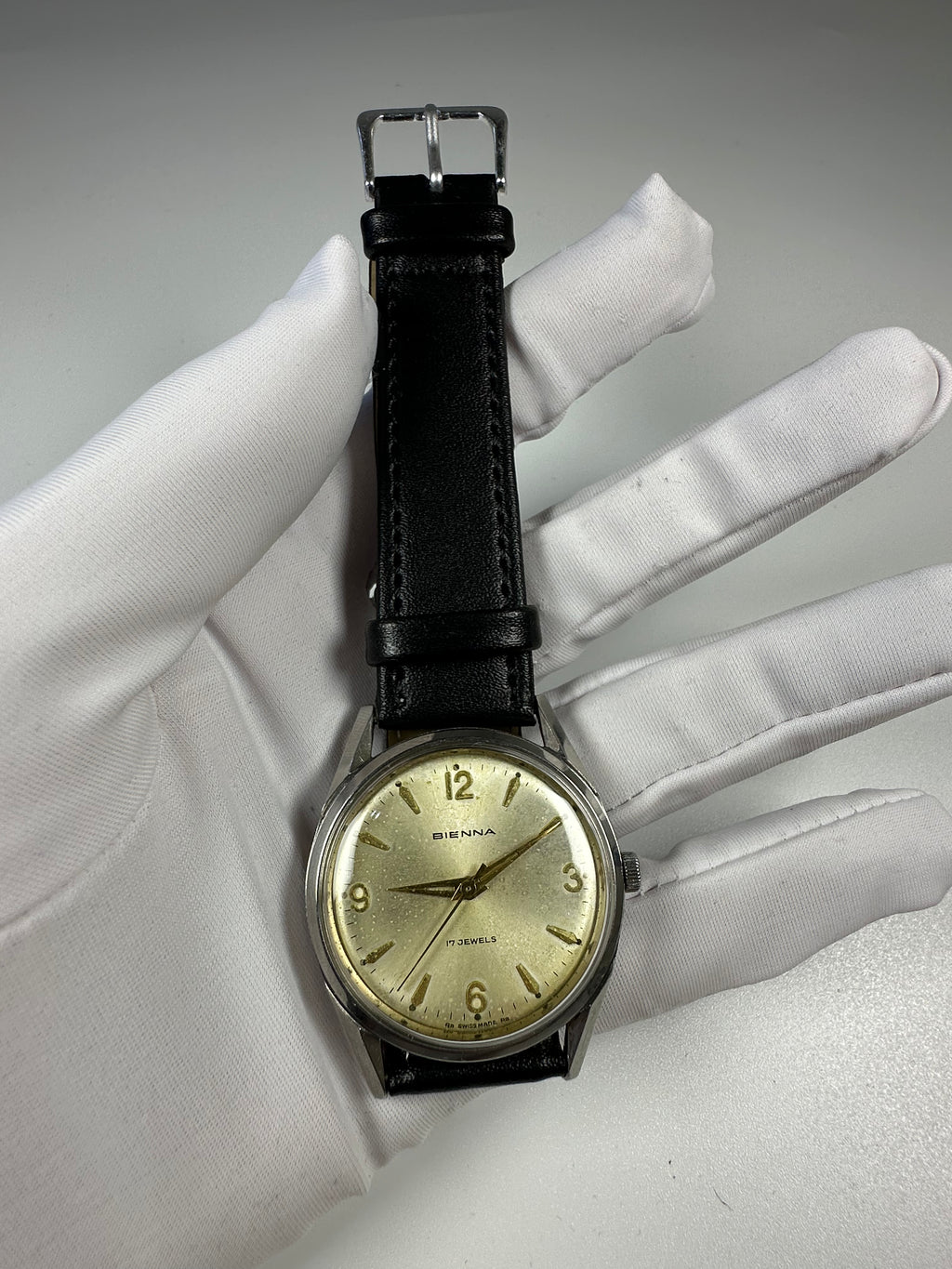 Swiss Bienna Manual Wind Vintage Men's Watch Cal. 6300 17 Jewels 34.4mm 1950s 597-0190