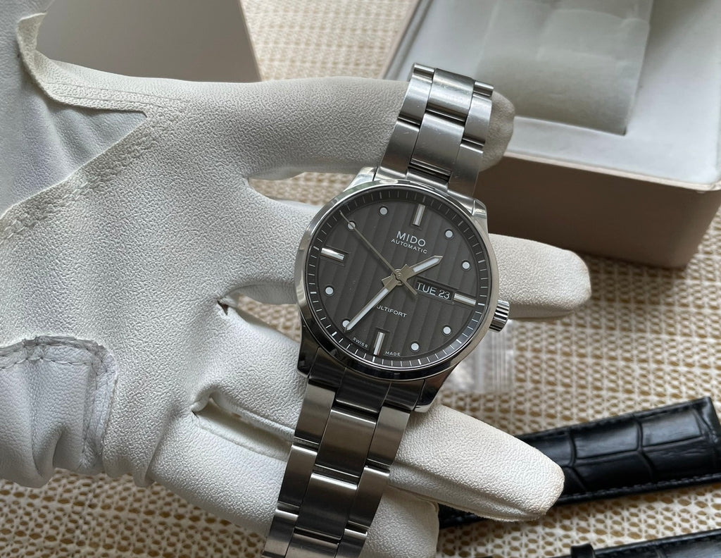 Swiss Mido Multifort M005.430.11.061.80 Automatic Day Date Men's Watch 42mm Caliber 80 25 Jewels 438-1200