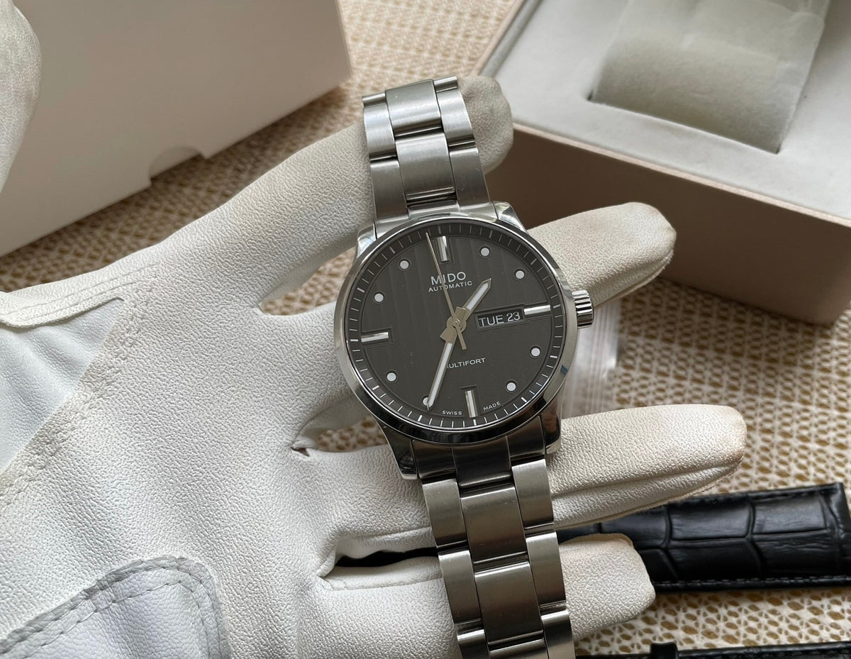 Swiss Mido Multifort M005.430.11.061.80 Automatic Day Date Men's Watch 42mm Caliber 80 25 Jewels 438-1200