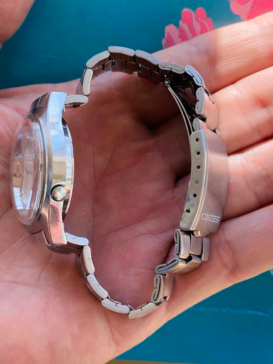 Seiko Number 5 Day Date Automatic Watch 7009 17 Jewels 37MM 437-0218