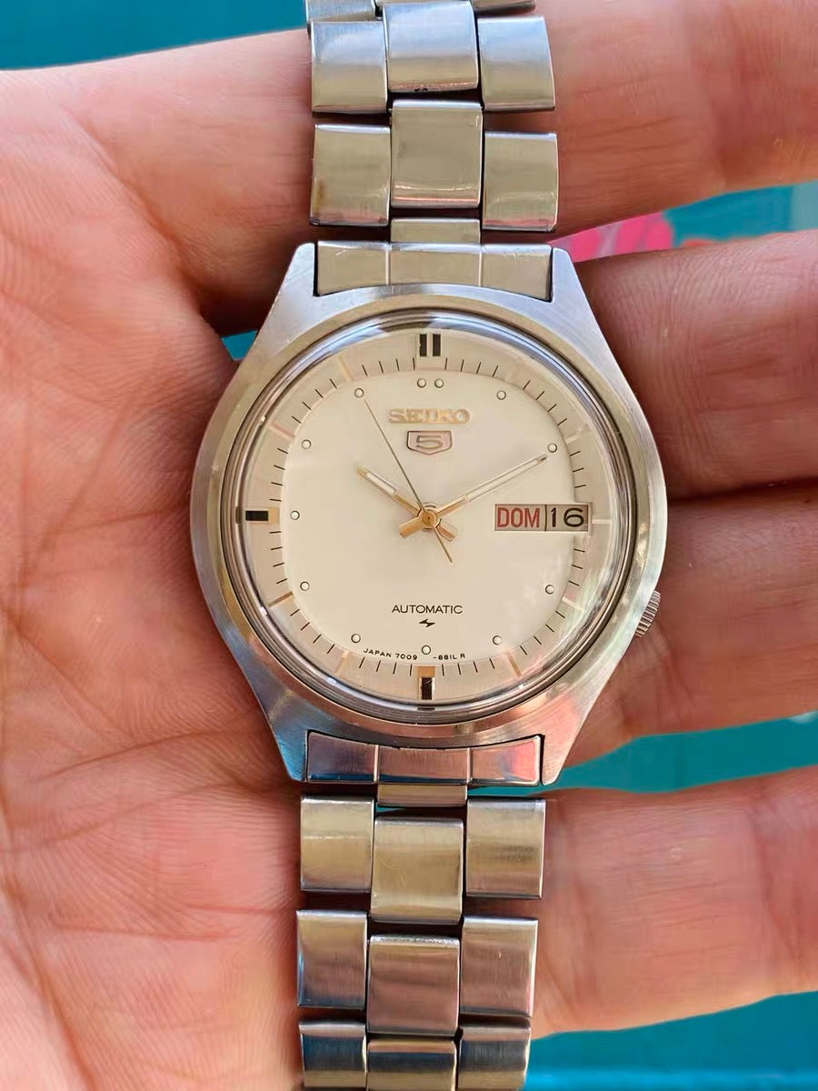 Seiko Number 5 Day Date Automatic Watch 7009 17 Jewels 37MM 437-0218