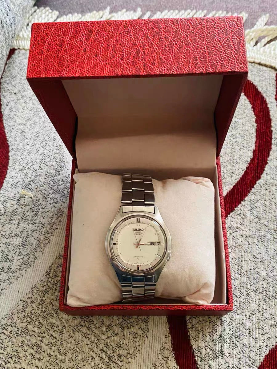 Seiko Number 5 Day Date Automatic Watch 7009 17 Jewels 37MM 437-0218