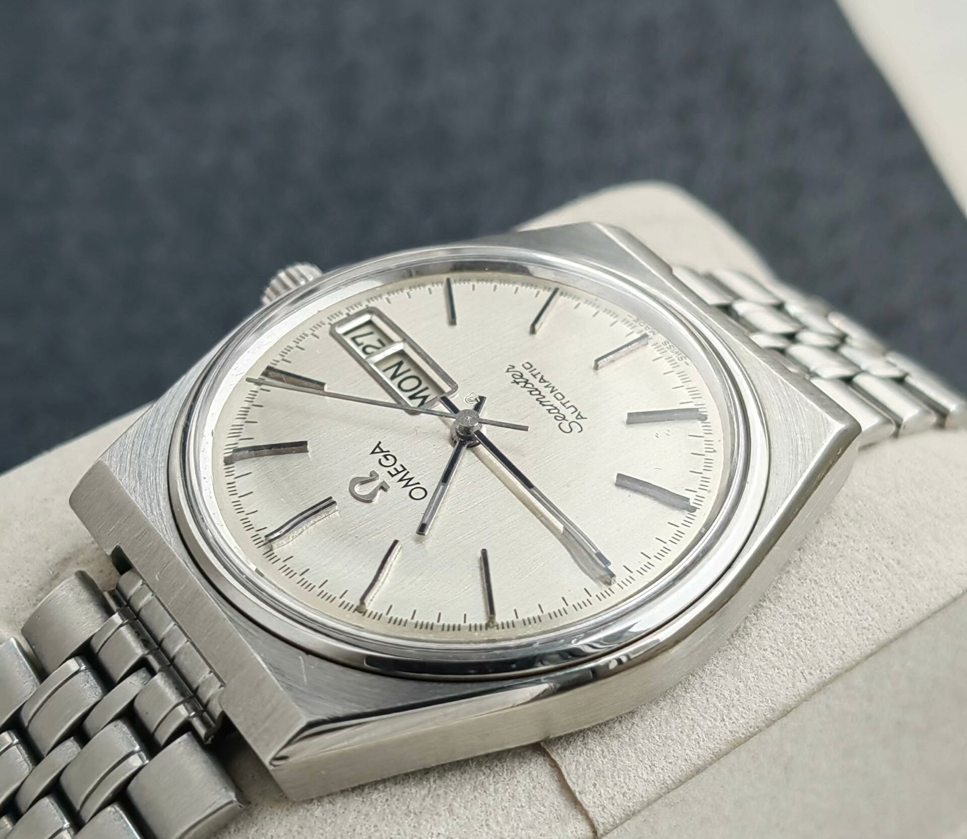 Swiss Made Omega Seamaster Day Date Automatic Watch Cal.1020 35.5MM 462-3000