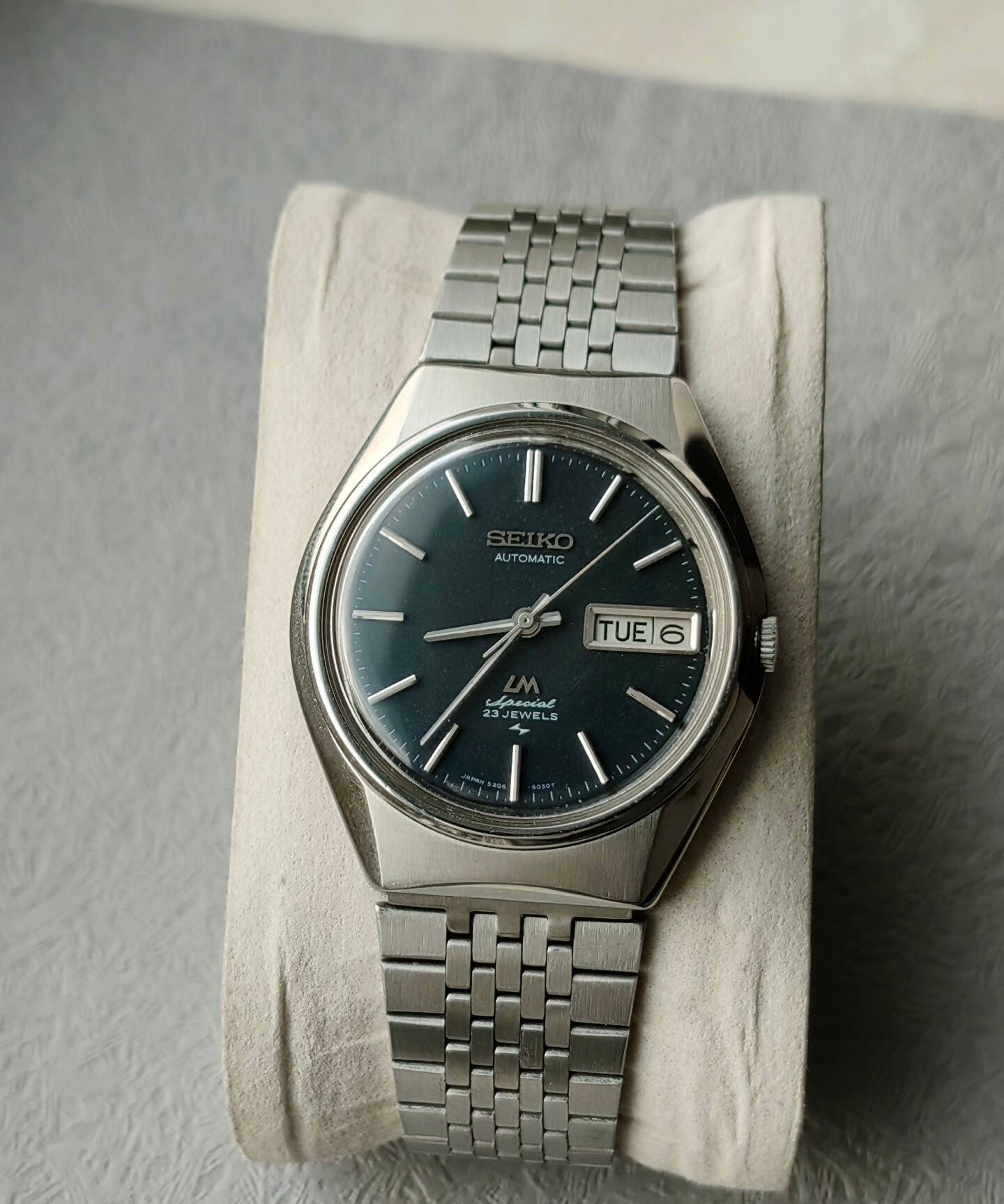 Seiko Lord Matic LM Special Day Date Automatic Watch 5206 23Jewels 35X39MM 461-0750