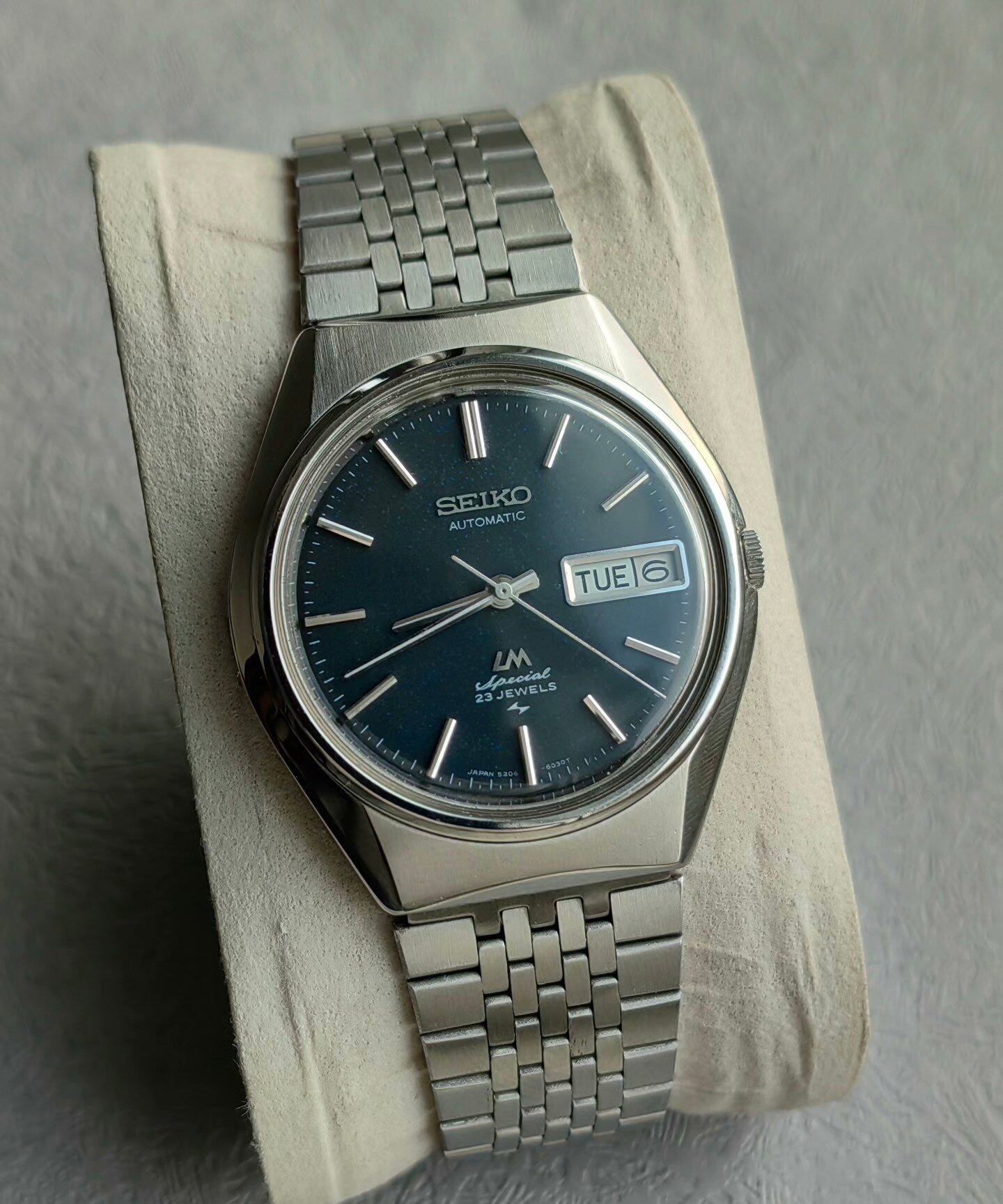 Seiko Lord Matic LM Special Day Date Automatic Watch 5206 23Jewels 35X39MM 461-0750