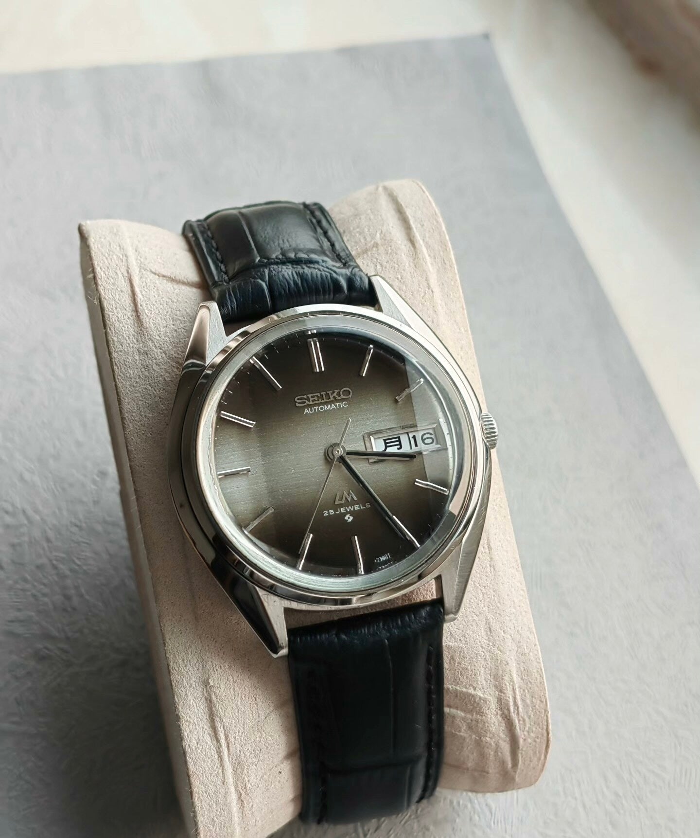 Seiko Lord Matic Automatic Watch Day Date Cal. 5606 38mm Rare Vintage 489-1000