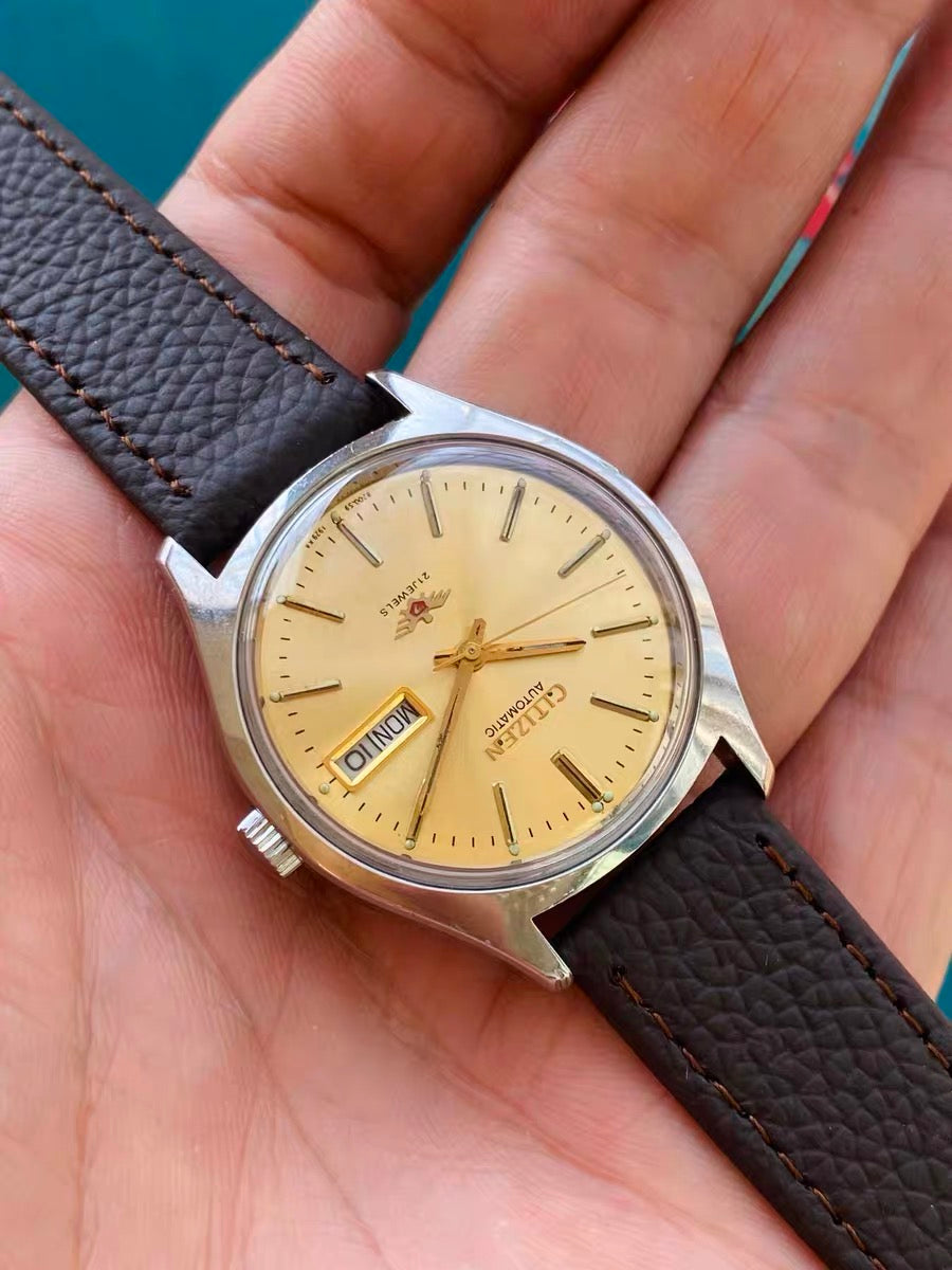 Citizen Automatic Vintage Men's Watch Cal. 8200 Day Date 21 Jewels 35mm 1980s 486-0118