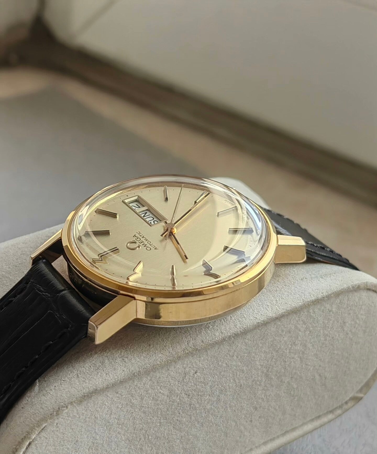 Swiss Made Omega Seamaster 1022 Day Date Automatic Watch 23 Jewels 37.5MM 530-3400