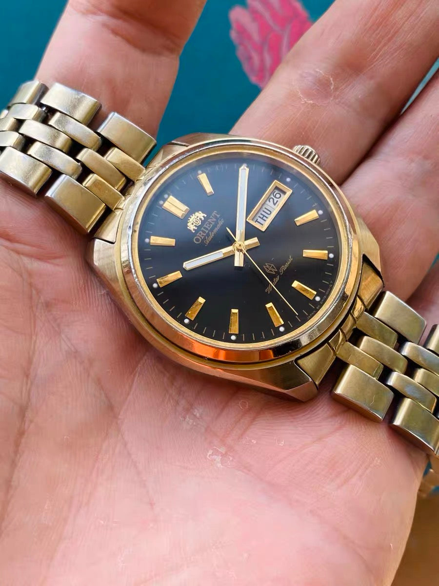 Orient Vintage Automatic Watch 46943 Day Date 21 Jewels 39mm 1990s 522-0098