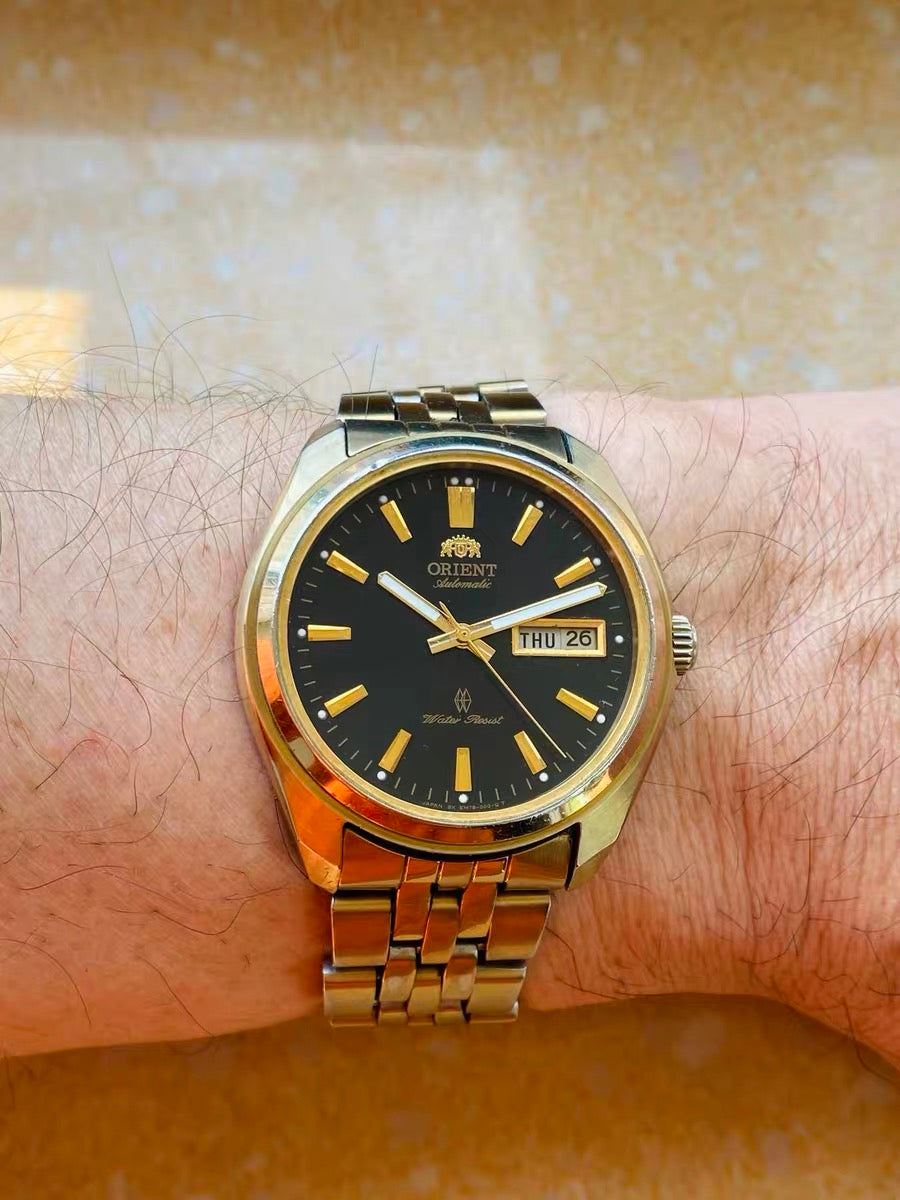 Orient Vintage Automatic Watch 46943 Day Date 21 Jewels 39mm 1990s 522-0098