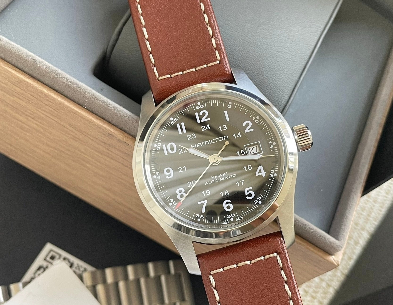 Hamilton Khaki Field Automatic Date Watch Swiss Made 42MM H705555 505-2250 Full Set