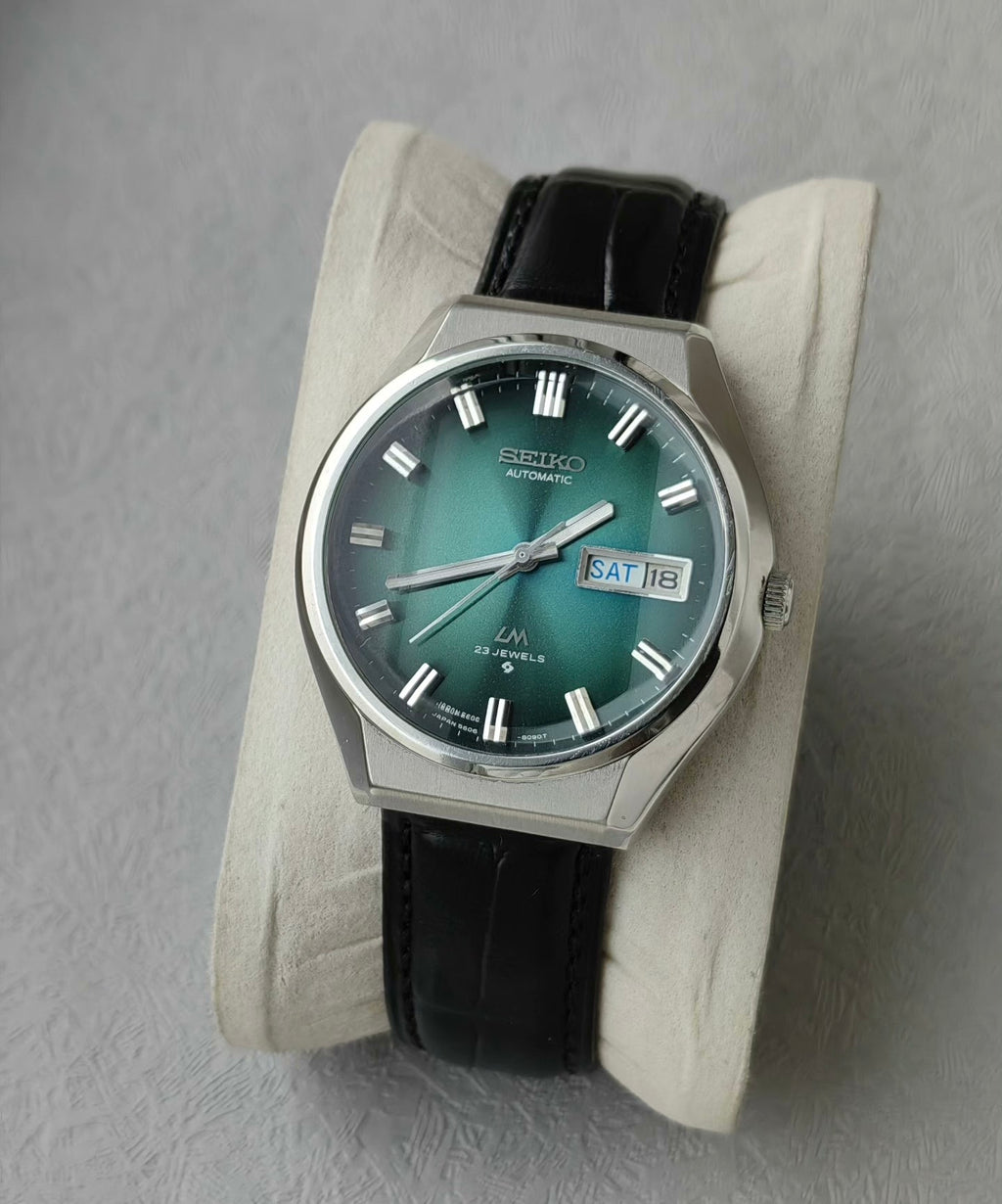 Seiko LM Vintage Automatic Watch 5606 Day Date Green Sunburst Dial 23 Jewels 36.5mm 547-0780