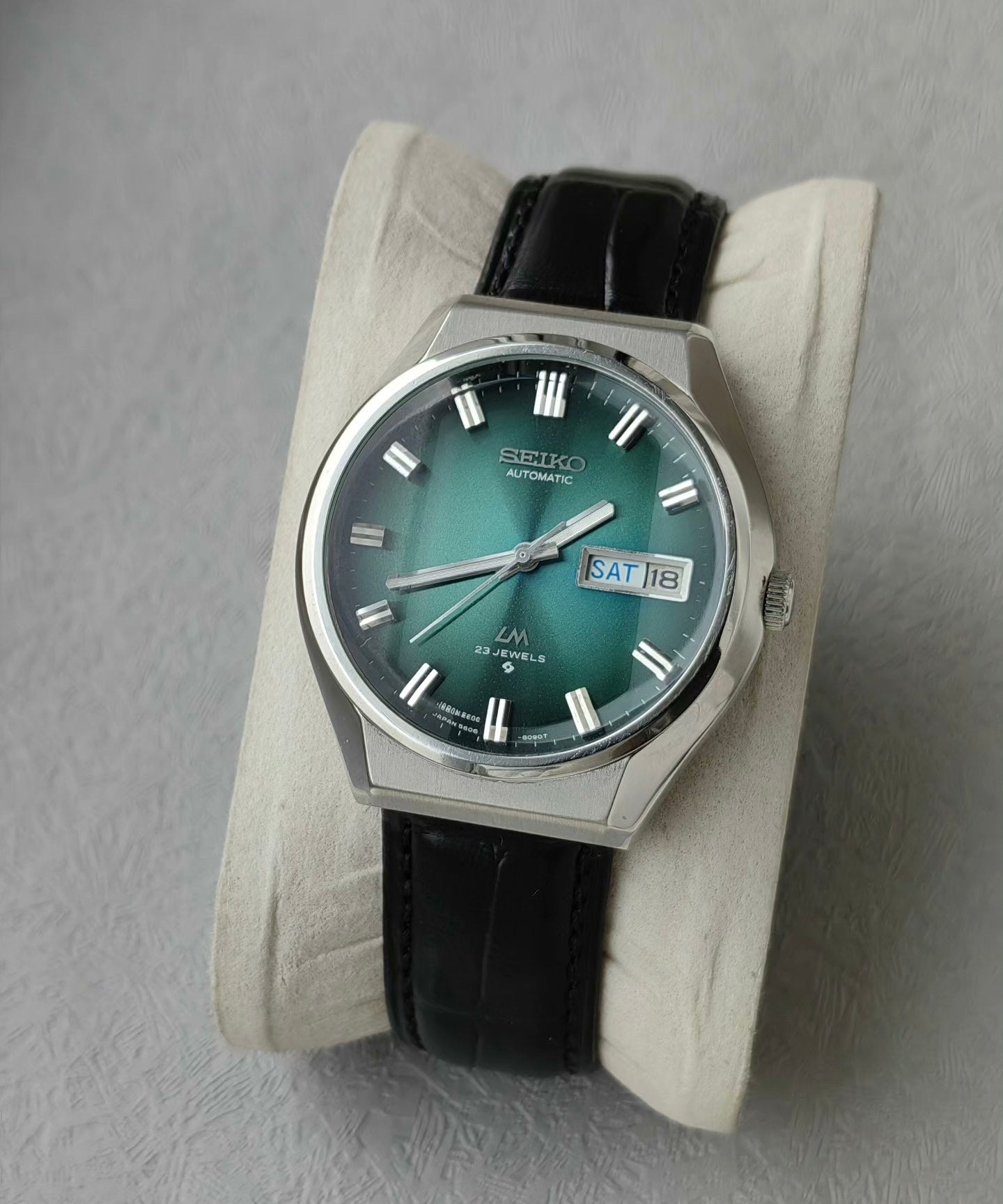 Seiko LM Vintage Automatic Watch 5606 Day Date Green Sunburst Dial 23 Jewels 36.5mm 547-0780