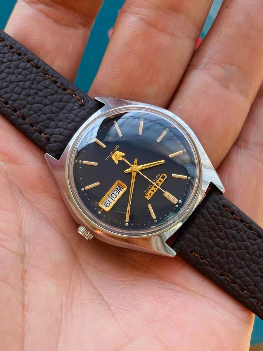 Citizen Crystal Seven Vintage Automatic Watch 8200 Day Date Black Dial 21 Jewels 36.4mm 1990s 551-0178