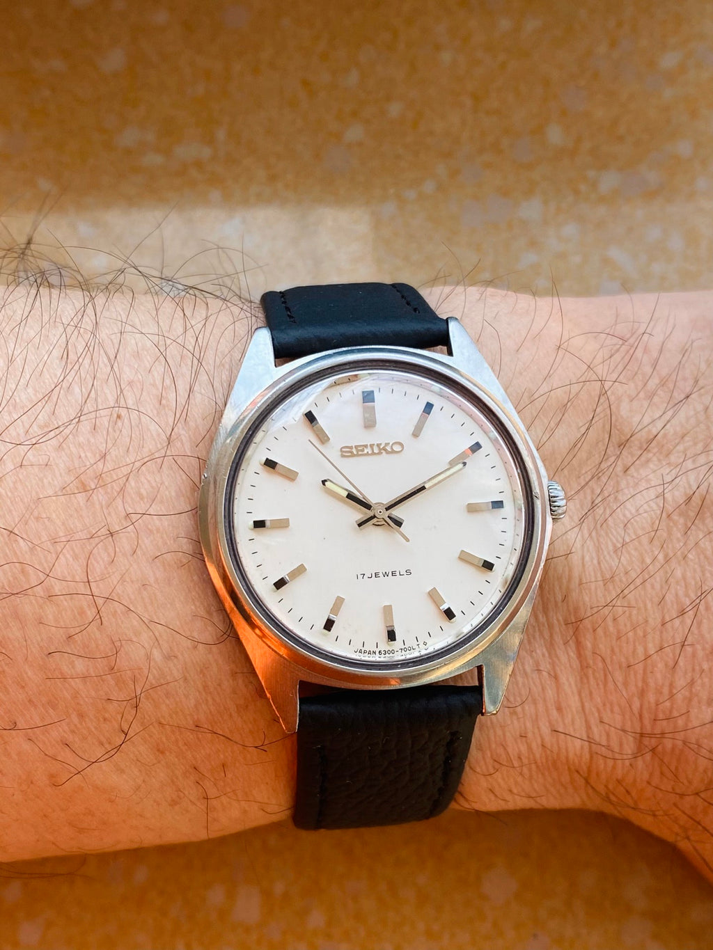 Seiko Vintage Manual-Winding Watch Cal. 63 17 Jewels 35mm 1960s 550-0140