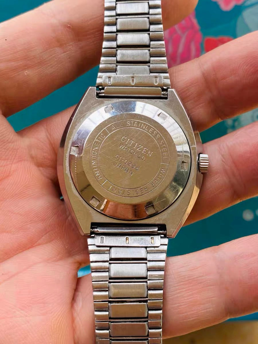 Citizen Vintage Automatic Watch 8200 Day Date 21 Jewels 37.4mm 1980s 560-0128