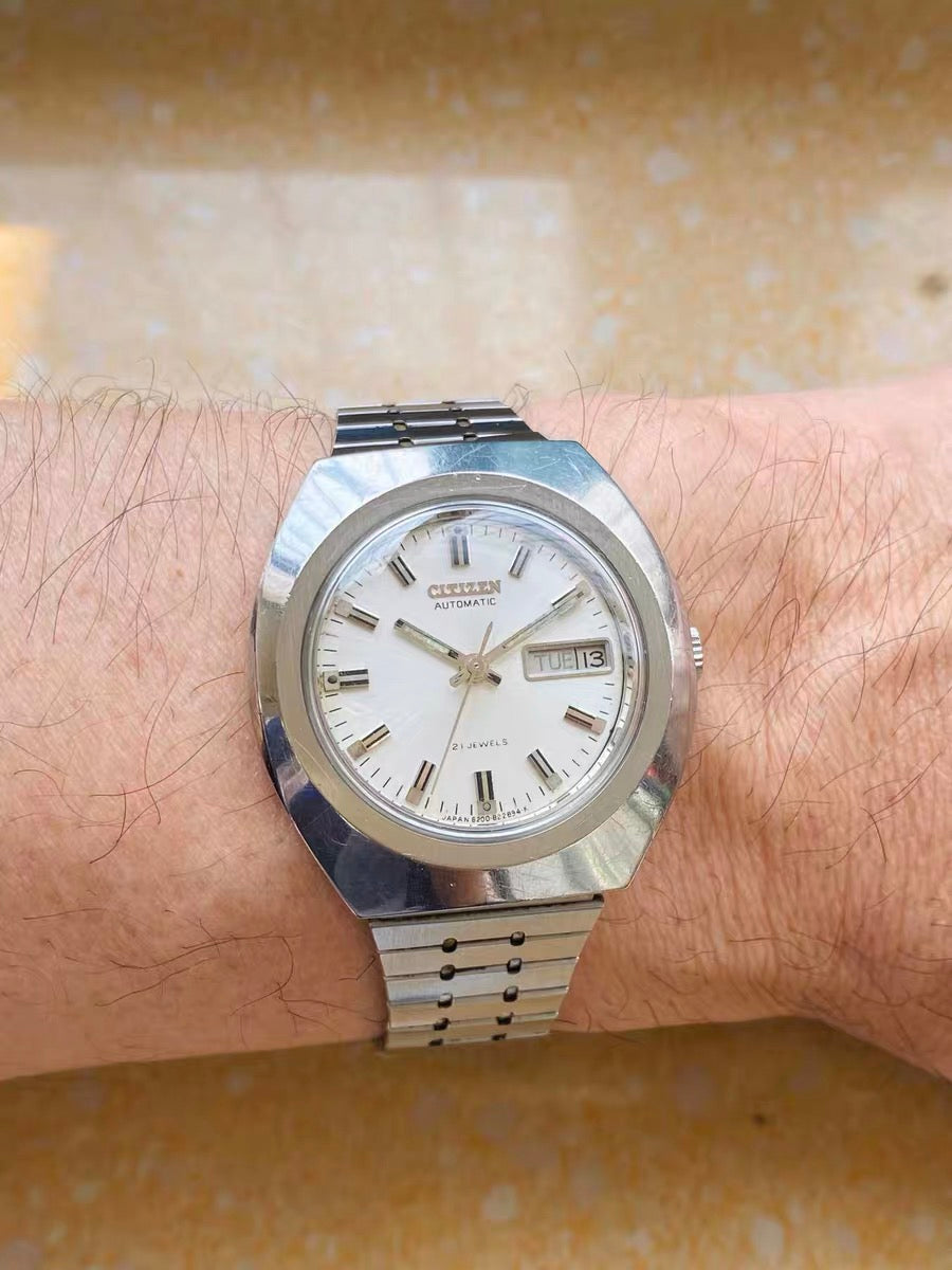 Citizen Vintage Automatic Watch 8200 Day Date 21 Jewels 37.4mm 1980s 560-0128