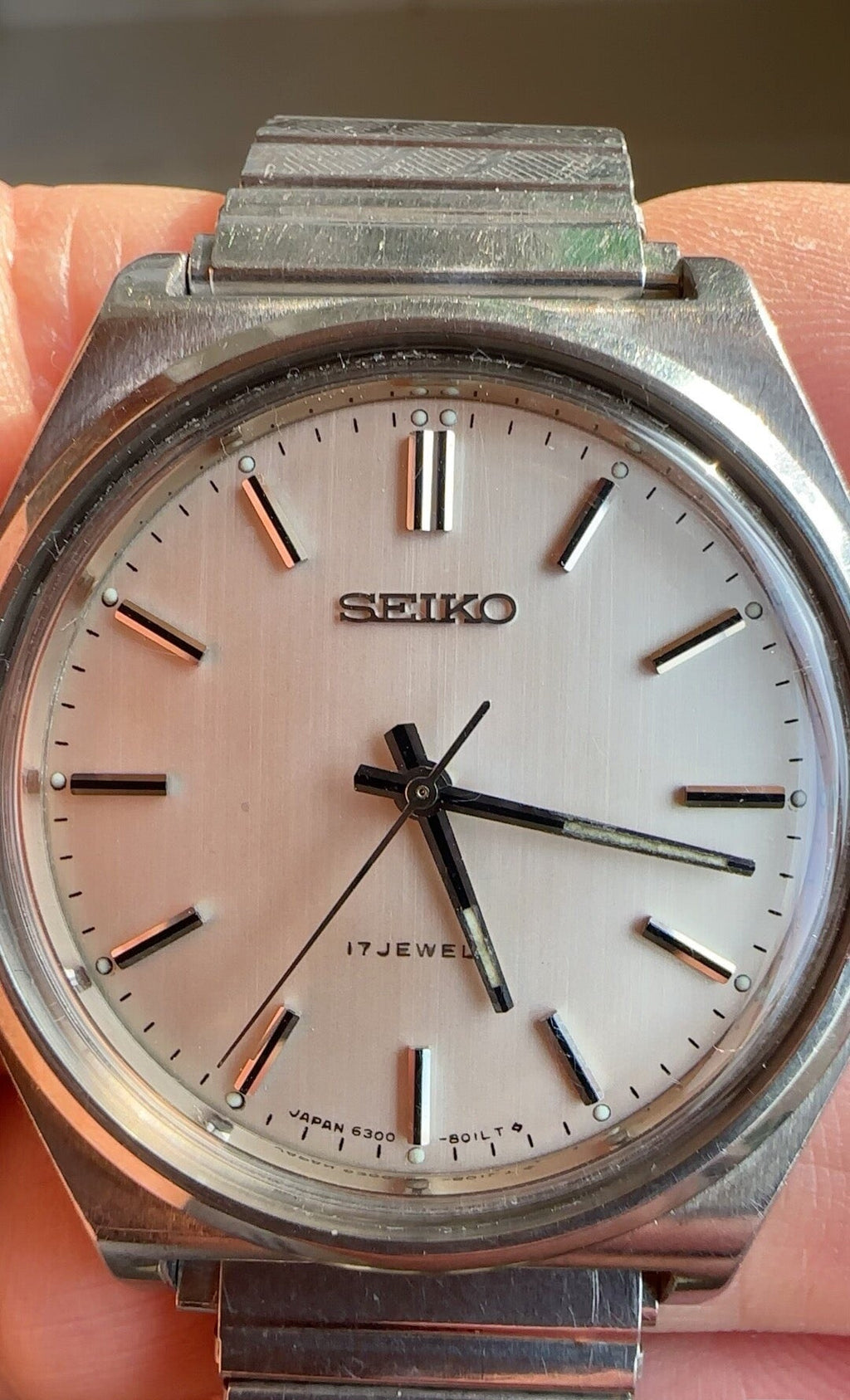 Seiko Japan Manual Wind Watch Cal. 63A Vintage 37mm 17 Jewels 561-0178